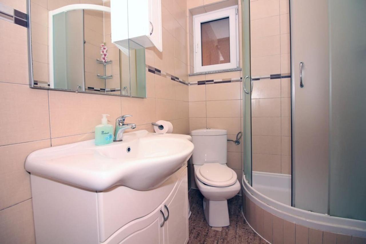 4 Bedroom Apartment In ทิสโน ภายนอก รูปภาพ