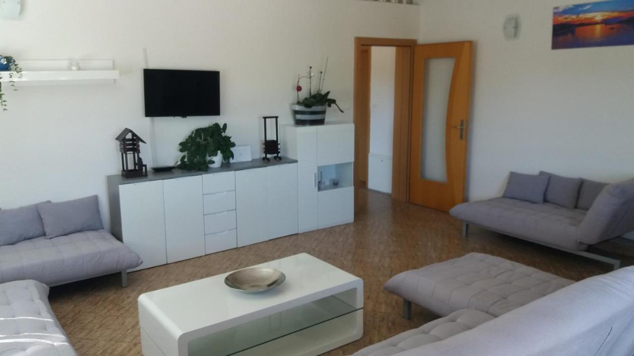 4 Bedroom Apartment In ทิสโน ภายนอก รูปภาพ