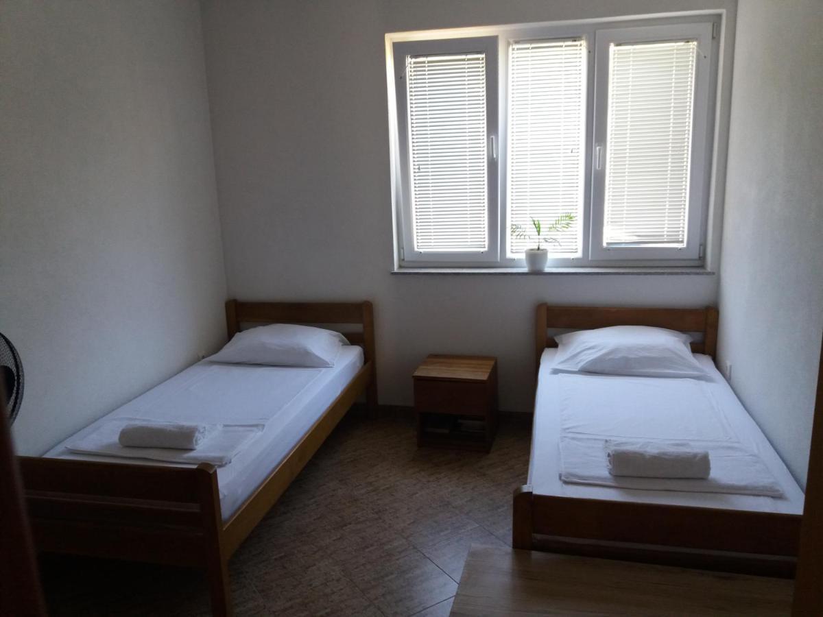 4 Bedroom Apartment In ทิสโน ภายนอก รูปภาพ